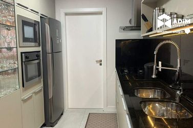 Apartamento para alugar - 200m&sup2; - Meia Praia