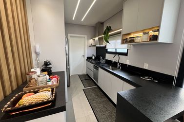 Apartamento &agrave; venda - 137m&sup2; - Meia Praia