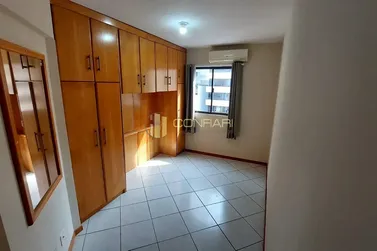 Apartamento para alugar - 163m&sup2; - meia praia