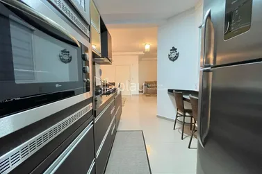 Apartamento &agrave; venda - 130m&sup2; - Meia Praia