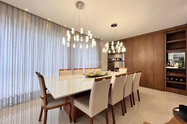 Apartamento &agrave; venda - 197m&sup2; - Meia Praia