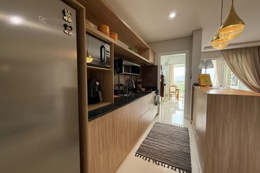 Apartamento &agrave; venda - 98000m&sup2; - Meia Praia