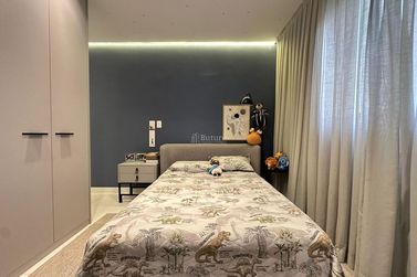 Apartamento &agrave; venda - 134m&sup2; - Meia Praia