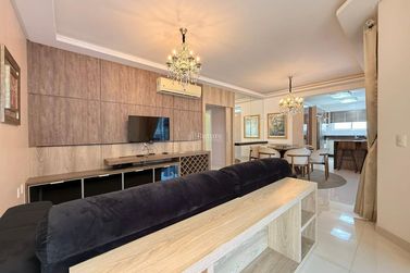 Apartamento &agrave; venda - 198m&sup2; - Meia Praia