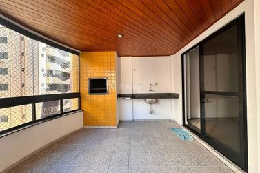 Apartamento &agrave; venda - 93m&sup2; - Centro