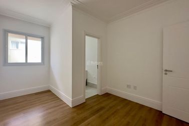 Apartamento &agrave; venda - 157m&sup2; - Meia Praia