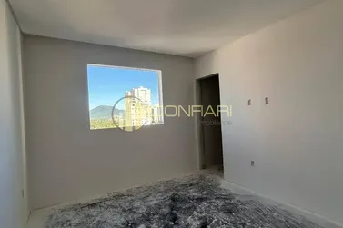 Apartamento &agrave; venda - 120m&sup2; - Meia praia
