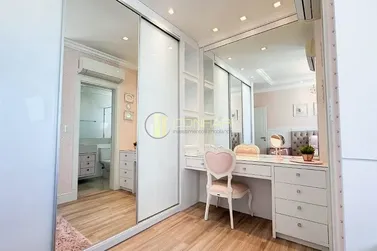 Apartamento &agrave; venda - 251m&sup2; - Meia Praia