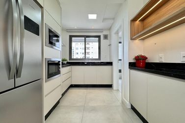 Apartamento &agrave; venda - 122m&sup2; - Centro