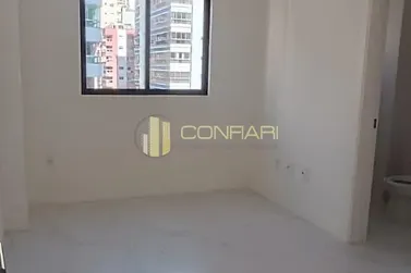 Apartamento &agrave; venda - 129m&sup2; - Meia Praia
