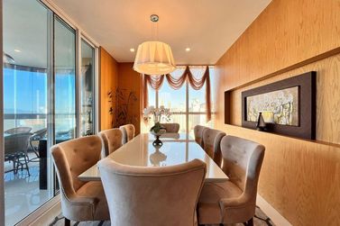 Apartamento &agrave; venda - 193m&sup2; - Meia Praia