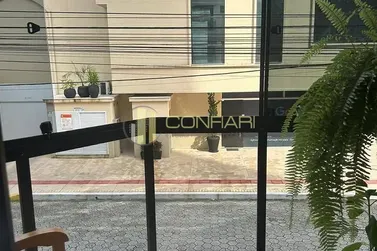 Apartamento &agrave; venda - 126m&sup2; - Meia Praia