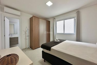 Apartamento &agrave; venda - 110m&sup2; - Meia Praia