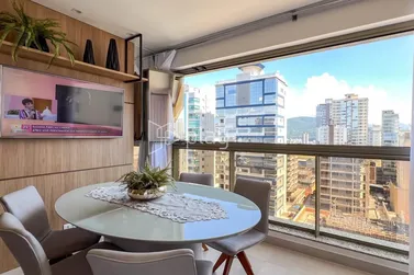 Apartamento &agrave; venda - 115m&sup2; - Meia Praia