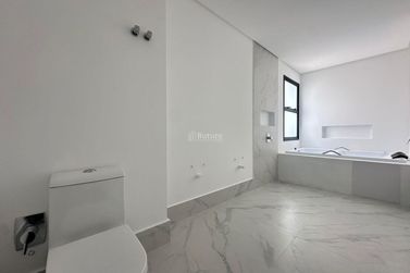 Apartamento &agrave; venda - 185m&sup2; - Meia Praia