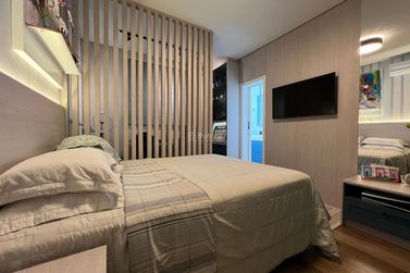 Apartamento &agrave; venda - 260m&sup2; - Meia Praia