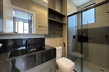 Apartamento &agrave; venda - 135m&sup2; - Meia Praia