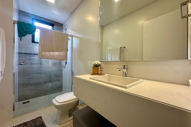 Apartamento &agrave; venda - 127m&sup2; - Meia Praia