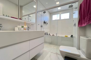Apartamento &agrave; venda - 196m&sup2; - Meia Praia