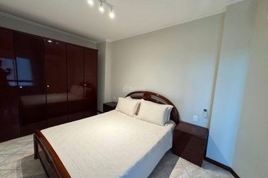 Apartamento &agrave; venda - 137m&sup2; - Meia Praia