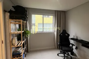 Apartamento para alugar - 107m&sup2; - meia praia