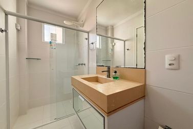 Apartamento &agrave; venda - 198m&sup2; - Meia Praia
