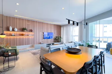 Apartamento &agrave; venda - 188m&sup2; - Meia Praia