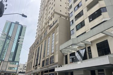 Apartamento &agrave; venda - 115m&sup2; - Meia Praia