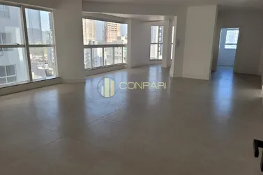 Apartamento &agrave; venda - 168m&sup2; - meia praia