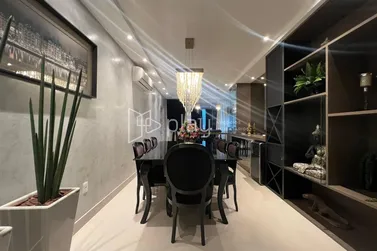 Apartamento &agrave; venda - 185m&sup2; - Meia Praia