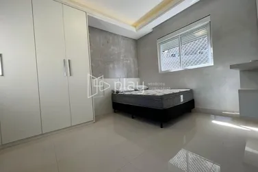 Apartamento &agrave; venda - 178m&sup2; - Meia Praia
