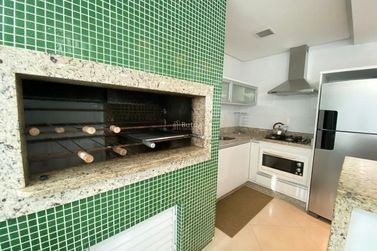 Apartamento &agrave; venda - 143m&sup2; - Meia Praia