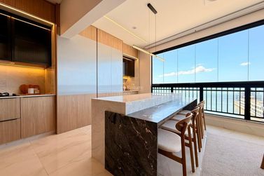 Apartamento &agrave; venda - 200m&sup2; - Meia Praia