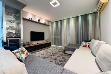 Apartamento &agrave; venda - 137m&sup2; - Centro