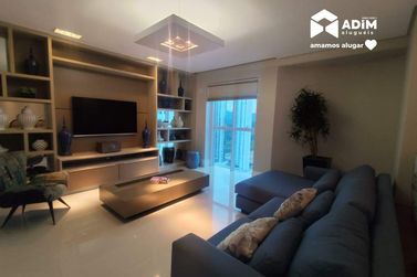 Apartamento para alugar - 230m&sup2; - Centro