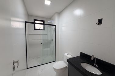 Apartamento &agrave; venda - 102m&sup2; - Meia Praia