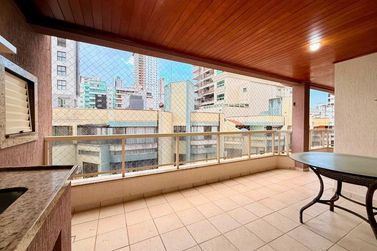 Apartamento &agrave; venda - 114m&sup2; - Meia Praia