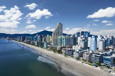 Apartamento &agrave; venda - 252m&sup2; - Meia Praia