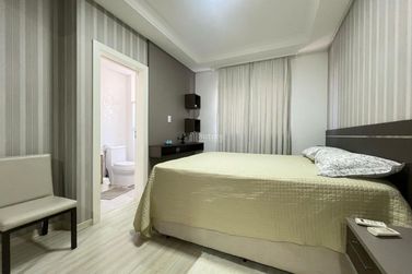 Apartamento &agrave; venda - 171m&sup2; - Meia Praia