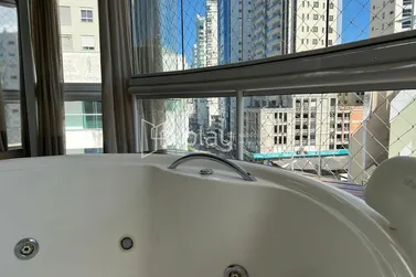 Apartamento &agrave; venda - 178m&sup2; - Meia Praia