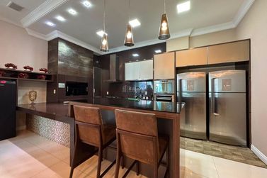 Apartamento &agrave; venda - 180m&sup2; - Meia Praia