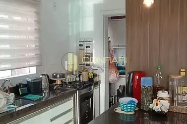 Apartamento &agrave; venda - 70m&sup2; - meia praia