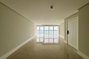 Apartamento &agrave; venda - 217m&sup2; - Barra Sul