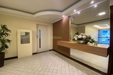 Apartamento &agrave; venda - 110m&sup2; - Meia Praia