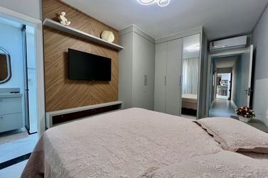 Apartamento &agrave; venda - 118m&sup2; - Meia Praia