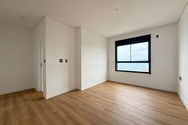 Apartamento &agrave; venda - 190m&sup2; - Meia Praia