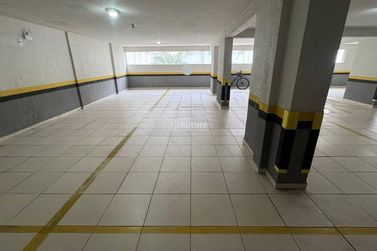 Apartamento para alugar - Meia Praia