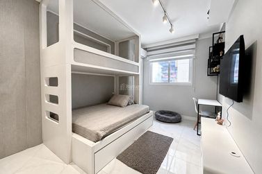 Apartamento &agrave; venda - 145m&sup2; - Meia Praia