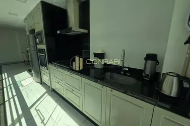 Apartamento &agrave; venda - 130m&sup2; - Meia Praia