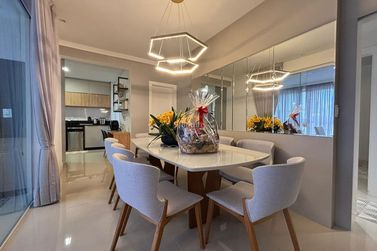 Apartamento &agrave; venda - 130m&sup2; - Meia Praia